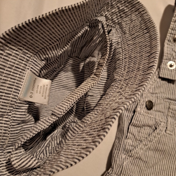 Gymboree boys 0-3 months shortall and bucket hat blue & white striped - Picture 2 of 8